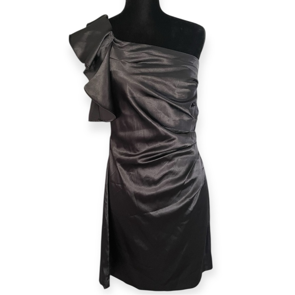 Hailey Logan by Adrianna Papell One Shoulder Dress women’s Large Black cocktail